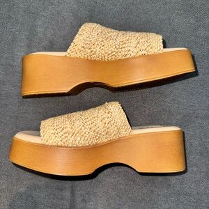 Steve Madden Woven Tan Platform Slides